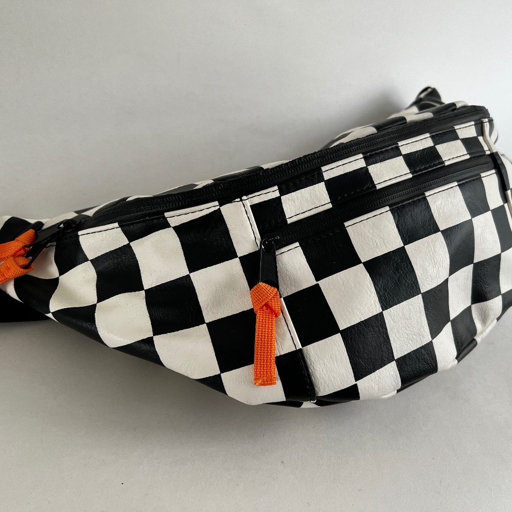 NWOT ✨ Urban Outfitters Checkered oversized Fanny/Crossbody Bag